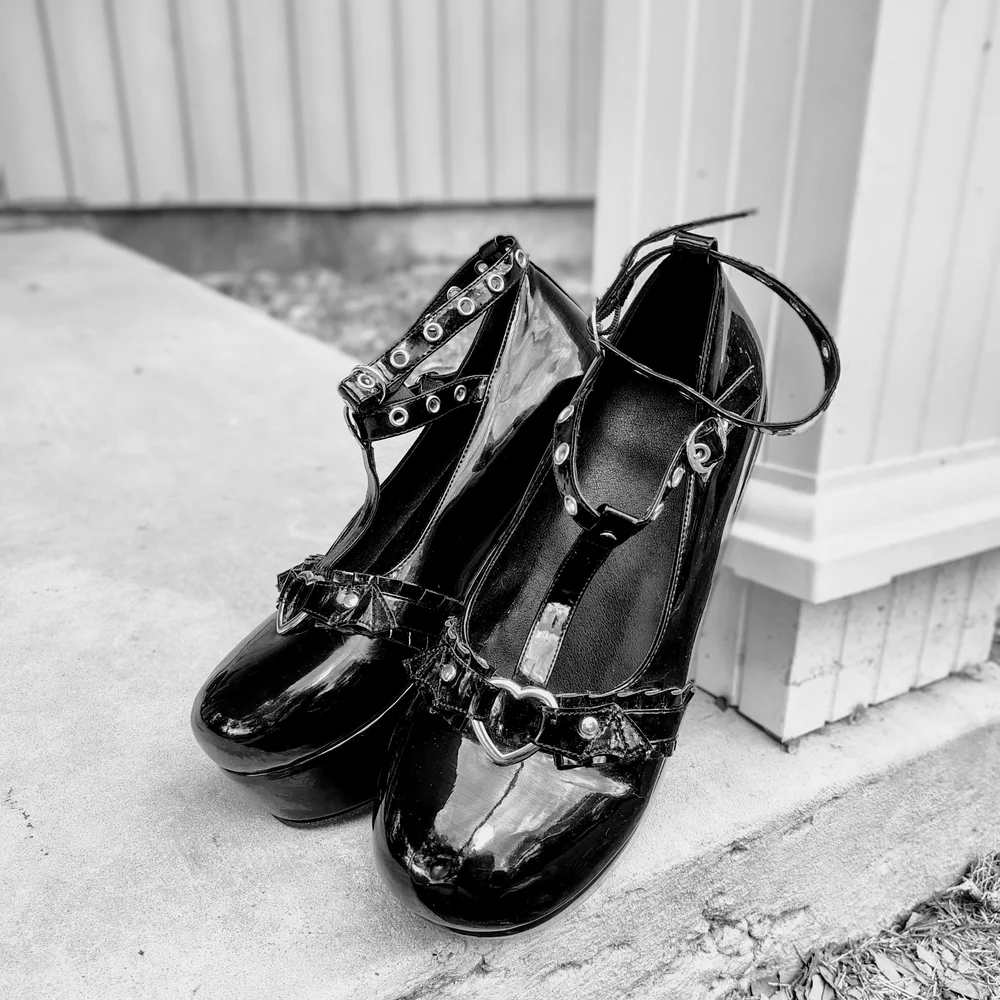 Women’s Black Patent Platform Gothic Mary Jane Heels - Picture 15 of 15